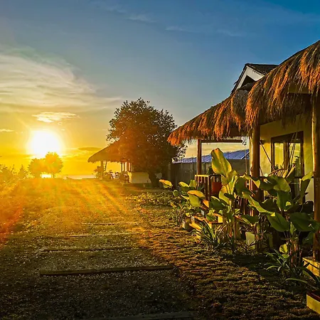 Uzuri Kubo Huts Villa