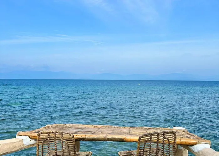 Uzuri Kubo Huts Resort Moalboal