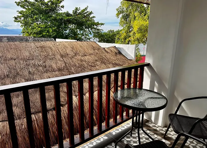 Uzuri Kubo Huts Resort Moalboal