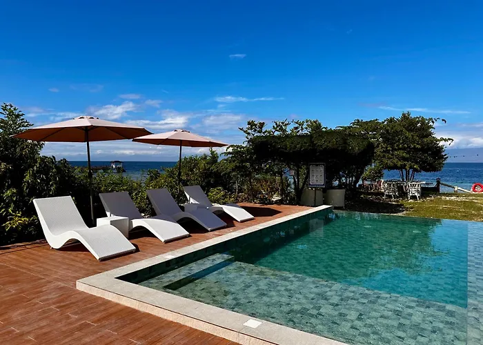 Uzuri Kubo Huts Resort